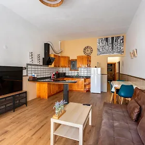 https://salinetas-blue-surf-house.maspalomashotels.com